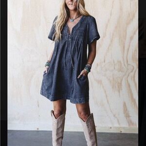 Three Bird Nest Washed Gray Short Sleeve Tunic